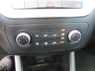 Kia Venga Kia Venga 1.4 CVVT ComfortLine Staat in HOOGEVEEN - afbeelding nr 12