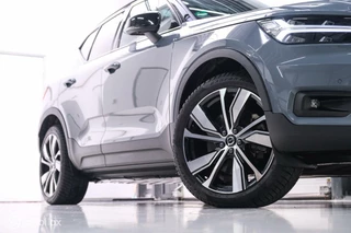 Volvo XC40 Volvo XC40 Recharge P8 AWD R-Design | 360 cam | Panorama | Leder alcantara | DAB | LED | Stoel en stuurwiel verwarming | Adaptive | NL auto | Thunder grey | - afbeelding nr 32