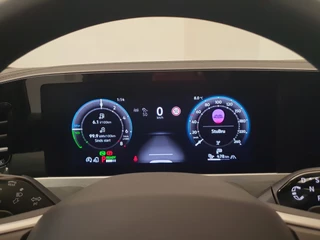 Volkswagen Passat Volkswagen Passat Variant 1.5 eHybrid 272pk DSG/AUT R-Line Wegklapbare trekhaak, Panoramadak, Leder - afbeelding nr 15
