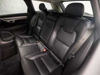Volvo V90 Volvo V90 2.0 T5 Momentum 255Pk Automaat (APPLE CARPLAY, GROOT NAVI, LEDER, CAMERA, ADAPTIVE CRUISE, ELEK SPORTSTOELEN, STOELVERWARMING, GETINT GLAS, NIEUWE APK, NIEUWSTAAT) - afbeelding nr 16