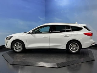 Ford Focus Ford Focus Wagon 1.0 EcoBoost Trend Edition Business Airco| Cruise |Navi | PDC | Trekhaak - afbeelding nr 4