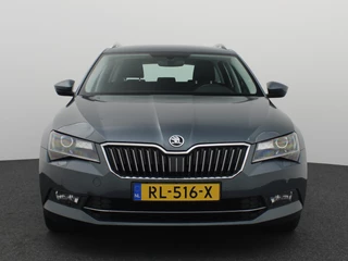 Škoda Superb AUTOMAAT / STOELVERW / XENON / CARPLAY / NAVI / CLIMA / PDC / BLUETOOTH / CRUISE / NL-AUTO - afbeelding nr 16