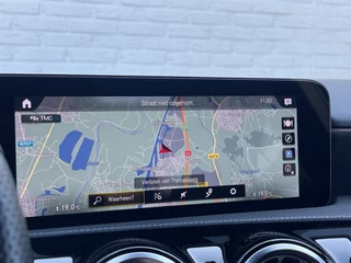 Mercedes-Benz A-Klasse Mercedes-Benz A-Klasse 200 Business Solution AMG | Pano | Trekhaak | ACC | 360* Camera | LED | DAB+ | 18 inch - afbeelding nr 20