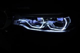 BMW 5 Serie BMW 5-serie Touring 540i xDrive M Sport / PANODAK / CAMERA / HUD / H&K / KEYLESS / 20'' - afbeelding nr 43