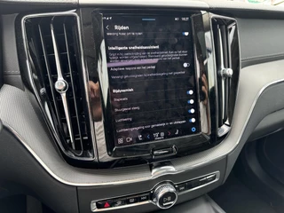 Volvo XC60 Volvo XC60 T8 Plug-in hybrid AWD Ultra Dark | Luchtvering | 360 Camera | Trekhaak | Harman/Kardon | - afbeelding nr 21