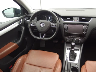 Škoda Octavia AUTOMAAT / RS-STOELEN / PANORAMADAK / XENON / TREKHAAK / CANTON / KEYLESS / STOELVERW / NL AUTO - afbeelding nr 25