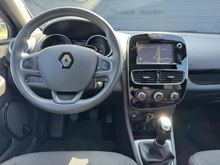Renault Clio Renault Clio 0.9 TCe Limited 2e Eigenaar,Navi,Airco,Cruise,LM Velgen,PDC Achter,Dealer Onderhouden,N.A.P,APK Tot 01-2026 - afbeelding nr 3