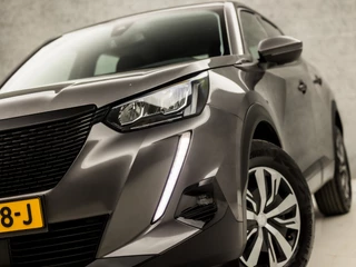 Peugeot 2008 Peugeot 2008 1.2 PureTech Sport (APPLE CARPLAY, GROOT NAVI, 360 CAMERA, STOELVERWARMING, LANE ASSIST, SPORTSTOELEN, LED KOPLAMPEN, CRUISE, NIEUWE APK, NIEUWSTAAT) - afbeelding nr 17