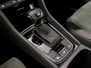 Škoda Karoq Automaat (APPLE CARPLAY, GROOT NAVI, CAMERA, LEDER/ALCANTARA, STOELVERWARMING, SPORTSTOELEN, ADAPTIVE CRUISE, GETINT GLAS, PARKEERSENSOREN, LED KOPLAMPEN, NIEUWE APK, NIEUWSTAAT) - afbeelding nr 11