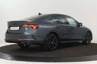 Škoda Octavia Skoda Octavia 1.4 TSI RS PHEV | Head-Up | Leder/Alcantara |  Stoel & stuurverwarming | Carplay | Sfeerverlichting | Massage | Memory | Adaptive cruise - afbeelding nr 43