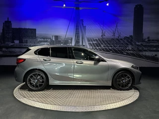BMW 1 Serie BMW 1-serie 118i Executive M-Pakket *PremiumPack*Camera*18 inch* - afbeelding nr 2