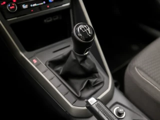 Volkswagen Polo (APPLE CARPLAY, CLIMATE, LM VELGEN, SPORTSTOELEN, PARKEERSENSOREN, CRUISE, NIEUWE APK, NIEUWSTAAT) - afbeelding nr 10