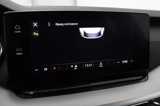 Škoda Octavia Skoda Octavia 1.0 e-TSI Sport | Carplay | Trekhaak |  Sportstoelen | Full LED | Sfeerverlichting | Navigatie | Climate control | Parkeerhulp - afbeelding nr 14