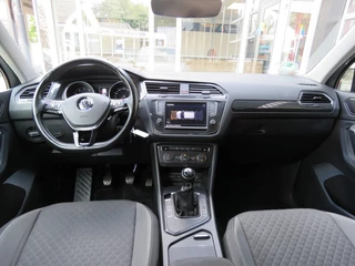 Volkswagen Tiguan Volkswagen Tiguan 1.4 TSI CON. SERIES / Led / Navi / Wegklap.haak / BOVAG garantie - afbeelding nr 13