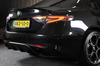 Alfa Romeo Giulia Alfa Romeo GIULIA 2.0 T GME AWD Tributo Italiano / FACELIFT / Digital Cockpit / Acc / HK / Leder / Elek Stoelen / Camera / 19 Inch - afbeelding nr 40