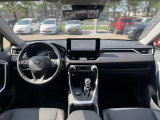 Toyota RAV4 Treeplanken, Camera in binnenspiegel, Rondomzicht camera , All-in Rijklaarprijs - afbeelding nr 20