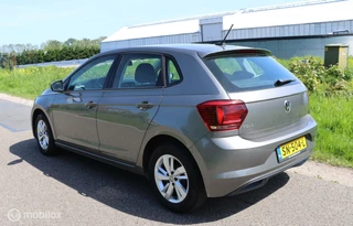 Volkswagen Polo Volkswagen Polo 1.0 TSI DSG / Comfortline / Navi / Carplay - afbeelding nr 2
