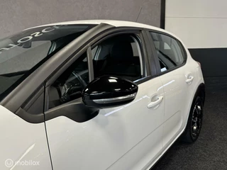 Citroën C3 Citroen C3 1.2  LUXE / LED / CLIMA / NAVI-CARPLAY / ALL SEASON - afbeelding nr 26