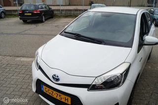 Toyota Yaris Toyota Yaris 1.5 Full Hybrid Aspiration dealeronderhouden. - afbeelding nr 14