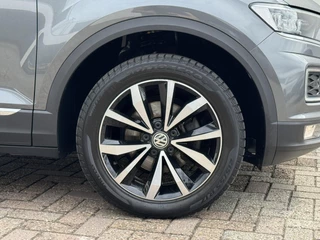 Volkswagen T-Roc Volkswagen T-ROC 1.5 TSI Sport Led Adaptive cruise Climate control Navigatie Pdc voor+achter DAB - afbeelding nr 36