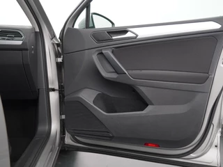 Volkswagen Tiguan - Navigatie - Climate control - Adaptieve Cruise control - 17 inch LM velgen - 1600 KG trekgewicht - 12 maanden garantie - afbeelding nr 42