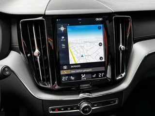 Volvo XC60 Volvo XC60 2.0 T8 Twin Engine AWD Automaat-8  Inscription | 19 inch | Standkachel | Elek. Stoelen + geheugen | Panoramadak | Semi-elek. Trekhaak - afbeelding nr 23