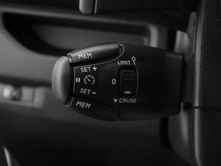Opel Vivaro Opel Vivaro 2.0 CDTI Automaat 145 pk L3H1 Dubbele Cabine 6p Edition Navigatie Airco Bluetooth Trekhaak Betimmering Cruise Control - afbeelding nr 15