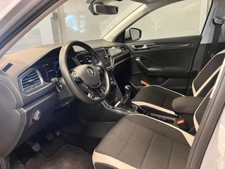 Volkswagen T-Roc Volkswagen T-Roc Sport 1.5TSi | Navigatie | LED | Climate control | ACC | - afbeelding nr 22