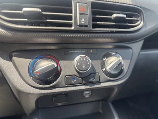 Hyundai i10 Hyundai i10 1.0 Comfort 5-zits | Carplay | Airco | Stoel & Stuurverw. - afbeelding nr 12