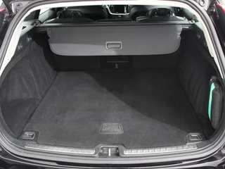 Volvo V60 Volvo V60 2.0 B3 Automaat Momentum | Navigatie | Wegklapbare Trekhaak | Climate Control | Blis | Parkeer sensoren | Cruise Control | Lichtmetalen Velgen - afbeelding nr 24