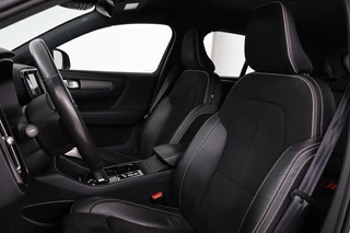 Volvo XC40 Volvo XC40 1.5 T3 R-Design | Stoel & stuurverwarming |  Trekhaak | Camera | Navigatie | Achterbankverwarming | Leder/Alcantara | Full LED - afbeelding nr 4