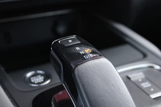 Citroën C5 Aircross Citroen C5 Aircross 1.6 Plug-in 225PK Hybrid BUSINESS | NAVIGATIE | APPLE CARPLAY/ANDROID AUTO | KEYLESS ENTRY/START | LED KOPLAMPEN | DODEHOEK DETECTIE | LICHTMETALEN VELGEN 18