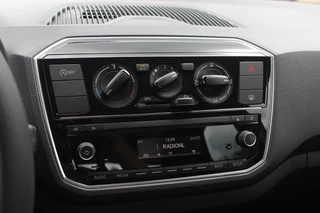 Volkswagen up! Volkswagen up! 1.0 BMT take up! / Airco / Radio / LED Dagrijverlichting / Elektr. ramen voor / Parrot - afbeelding nr 20