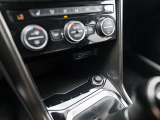 Volkswagen T-Roc Volkswagen T-Roc 1.5 TSI Sport CarPlay Camera Cruise - afbeelding nr 33