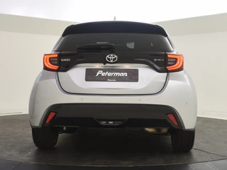 Toyota Yaris Toyota Yaris 1.5 Hybrid 130 Executive | Stuur en Stoelverwarming | PDC V+A | - afbeelding nr 9