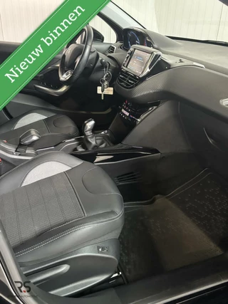 Peugeot 2008 Peugeot 2008 1.2 110 pk Allure | Pano | Clima | Cruise | CarPlay | Stoelverw. | PDC | 16