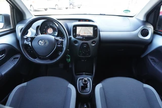 Toyota Aygo Toyota Aygo 1.0 VVT-i x-play Automaat | Navigatie | Cruise | NAP | Airco - afbeelding nr 11