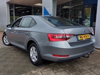 Škoda Superb 1.4 TSI 126pk Active Business | Origineel NL | Navi + Apple Carplay + Android Auto | Clima | Cruise | Pdc | Bluetooth Carkit+Streaming | Licht+Regensensor | Mistlampen | 16''lm | Trekhaak - afbeelding nr 5