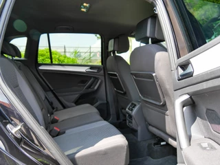 Volkswagen Tiguan Volkswagen Tiguan 2.0 TSI 191PK 4Motion Highline Business R | 2.200KG TREKGEW. | APPLE CARPLAY | CAMERA | - afbeelding nr 22