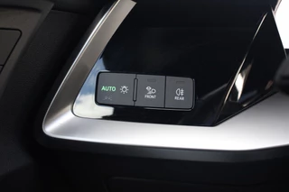 Audi A3 Audi A3 Sportback 45 TFSI e S ed. Comp. PANO | ACC| S-line | Park Ass. | Dode hoek | Stoel VW - afbeelding nr 17