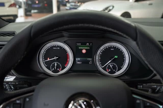 Škoda Superb Skoda Superb Combi 1.4 TSI ACT DSG|2e Eig|SportLine|Trekhaak|Schaalstoel|DAB|Xenon|Dealer Onderhouden - afbeelding nr 18
