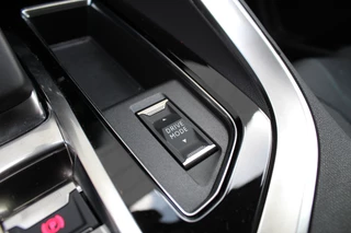Peugeot 3008 Peugeot 3008 1.6 HYbrid 225 Allure | Navigatie | Led | Bluetooth | Camera | All-Season - afbeelding nr 28