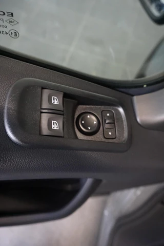 Renault Master Renault Master T33 2.3 dCi 135PK L2H2 Work Edition Airco Cruise Control Camera Navi PDCA Trekhaak - afbeelding nr 15