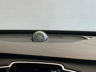 Volvo XC90 Volvo XC90 2.0 T8 Twin Engine AWD R-Design Pano|Lucht|22''|HUD|B&W Geluid - afbeelding nr 32