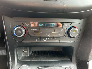 Ford Focus navigatie airco/ecc apk - afbeelding nr 8