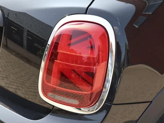 MINI One Mini Mini 1.5 One Automaat Business Edition | Navigatie | PDC | Cruise Control | Airco | 17