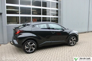 Toyota C-HR Toyota C-HR 1.8 Hybrid Dynamic  Trekhaak NL Auto Boekjes. - afbeelding nr 2