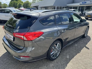 Ford Focus Ford Focus Wagon 2.3 EcoBoost ST-3 278pk | Adaptieve cruise control | Adaptieve LED |  Trekhaak | Winter Pack | Bang&Olufsen | Elektrische achterklep | Head up Display - afbeelding nr 3
