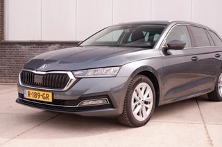 Škoda Octavia Škoda Octavia Combi 1.5 e-TSI Business Edition Plus | Trekhaak | Head-Up | Carplay | LED | Sfeerverl. | Camera | Memory - afbeelding nr 25