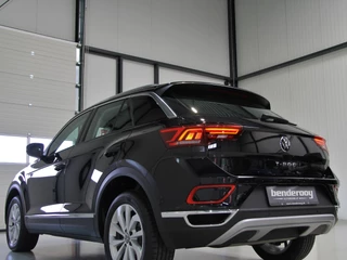 Volkswagen T-Roc Volkswagen T-Roc 1.5 TSI 150pk DSG Style | Acc | Lane | Camera - afbeelding nr 15